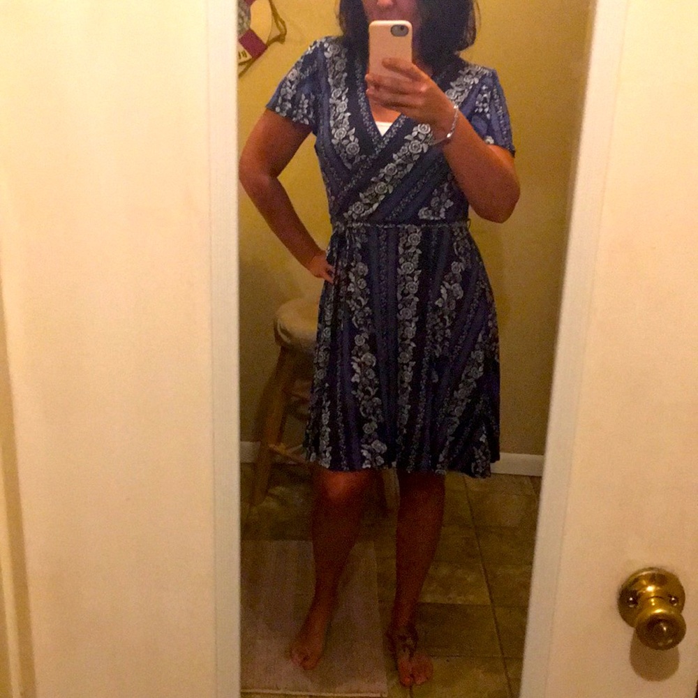 NWT size 8 wrap dress from the Loft.